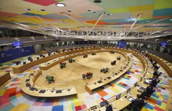 Σύνοδος Κορυφής: Οι 27 καταδικάζουν την εργαλειοποίηση του μεταναστευτικού