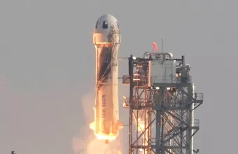 Το twitter γλεντάει τον Τζεφ Μπέζος για το «φαλλικό» σχήμα του πυραύλου του