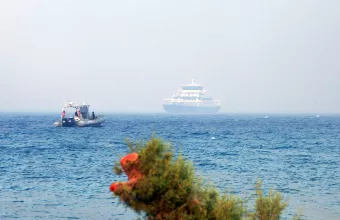 Επιχείρηση Αιγιαλεία: Περίπου 110 πολίτες απεγκλώβισε το Λιμενικό από τις ακτές  (φωτό)