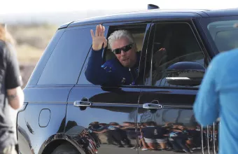 Ο Ρίτσαρντ Μπράνσον πάει στο διάστημα - Δείτε live την πτήση (vid)