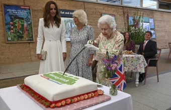 «Αν δεν ταιριάζανε...»: Ελισάβετ και Κέιτ Μίντλετον έχουν ένα κοινό μεγάλο πάθος (PICS)