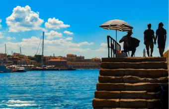 Παράταση έκτακτων μέτρων σε Ζάκυνθο και Χανιά με απαγόρευση κυκλοφορίας - μουσικής