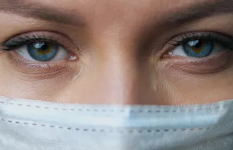 Ο κορωνοϊός προσβάλλει και τα μάτια; Τι δείχνει νέα έρευνα 