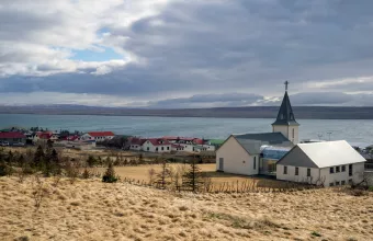 Εμβολιασμός, μάσκα, αποστάσεις και το παράδειγμα της Ισλανδίας