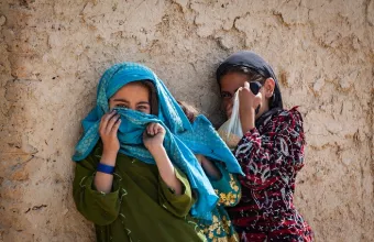 «Κανείς δεν νοιάζεται για εμάς»: Το σπαρακτικό video με το κορίτσι που κλαίει από το Αφγανιστάν