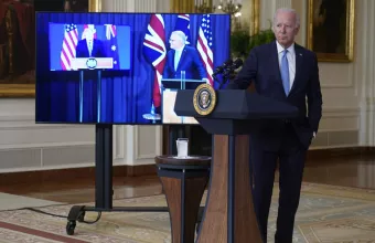 AUKUS: Τηλεφωνική συνδιάλεξη Μακρόν-Μπάιντεν τις επόμενες ημέρες 