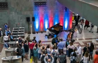 Μίκης Θεοδωράκης: Συγκίνηση στο Μετρό Σύνταγμα- Μουσικό αντίο από ΣΤΑΣΥ και Κρατική Ορχήστρα στον σταθμό (vid)