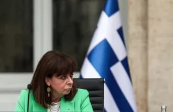 Σακελλαροπούλου: Ο μαζικός εμβολιασμός είναι η πιο αποτελεσματική άμυνα