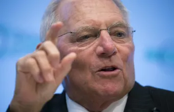 Σόιμπλε-εκλογές : Τα βάζει με τη Μέρκελ για τα εσωκομματικά τους