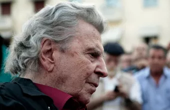 Εγγονός Μίκη Θεοδωράκη: Παππού μην ανησυχείς, η Κρήτη σε περιμένει