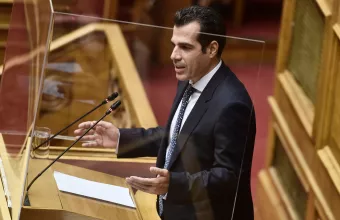 Οργισμένη αντίδραση Πλεύρη κατά των ισχυρισμών του προέδρου της ΠΟΕΔΗΝ περί κλειστών κλινών ΜΕΘ για λίγους