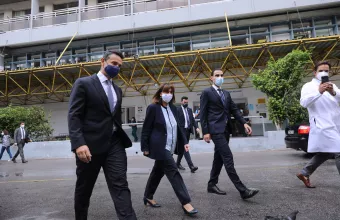 Η Κατερίνα Σακελλαροπούλου έκανε την τρίτη δόση του εμβολίου κατά του κορωνοϊού