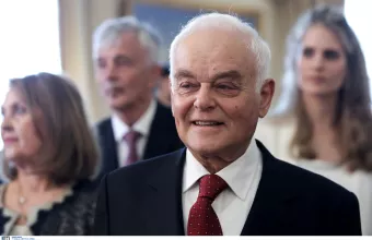 Μανιτάκης - ΣΚΑΪ 100,3: Γιατί είναι συνταγματικός ο υποχρεωτικός εμβολιασμός στους άνω των 60