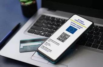 Βασιλακόπουλος: Διαφωνώ με τον Μαγιορκίνη – Να μην  καταργηθεί το πιστοποιητικό εμβολιασμού