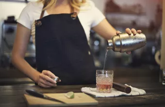 Σε ισχύ τα νέα μέτρα: Πώς θα λειτουργούν εστίαση και διασκέδαση- Αναλυτικά η ΚΥΑ