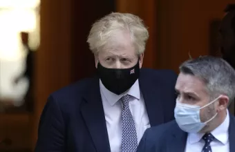 Ο Μπόρις Τζόνσον παραδέχθηκε ότι ήταν παρών στο κορωνοπάρτι στη Ντάουνινγκ Στριτ και «απολογήθηκε»