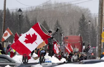 Καναδάς: «Κονβόι» φορτηγατζήδων διαδηλώνει ενάντια στον υποχρεωτικό εμβολιασμό