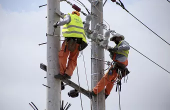 ΔΕΔΔΗΕ: Πού υπάρχουν ακόμα προβλήματα στην ηλεκτροδότηση - Βλάβες σε 15 γραμμές στην Αττική