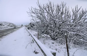 Κακοκαιρία «Ελπίς»- Κρήτη: Επιχείρηση διάσωσης 2 οικογενειών από το Λιβάδι του Κρουσώνα