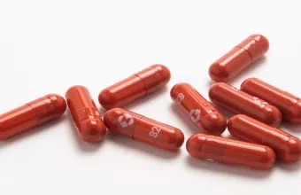 Το αντιικό φάρμακο μολνουπιραβίρη της Merc. 