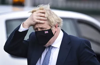 Τζόνσον: Είμαστε «σε πολύ επικίνδυνη στιγμή» στην Ουκρανία- Ψυχρό κλίμα στη συνάντηση Τρας -Λαβρόφ