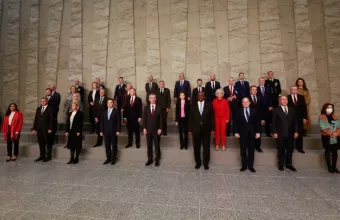 Υπουργοί Άμυνας ΝΑΤΟ: Ενισχύουμε τις χερσαίες δυνάμεις μας στα ανατολικά- Απειλή οι ενέργειες της Ρωσίας