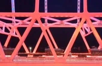 Τελετουργικό αποκλιμάκωσης: Η επιβλητική ρωσική αποχώρηση από την Κριμαία – Δείτε το βίντεο 