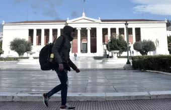 «Παράθυρο στον ήλιο» πριν τον χιονιά: Η πορεία του καιρού μέχρι και το Σάββατο