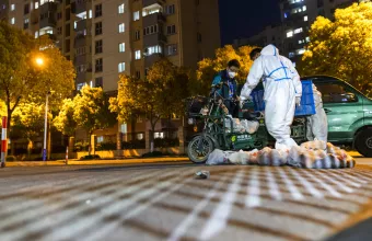 Νέες εικόνες παράνοιας στη Σανγκάη: Αρπάζουν πολίτες και τους στέλνουν σε camps κορωνοϊού- Δείτε βίντεο