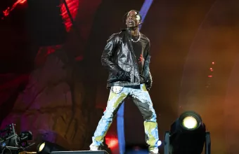 Travis Scott: Δεν θα αντιμετωπίσει κατηγορίες για την τραγωδία στο Astroworld