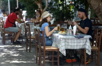 Άρση μέτρων: Ίσως και σήμερα οι αποφάσεις για τον οδικό χάρτη χαλάρωσης