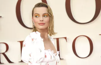 She’s a Barbie girl: Δείτε την πρώτη φωτογραφία της Μάργκο Ρόμπι ως Μπάρμπι 