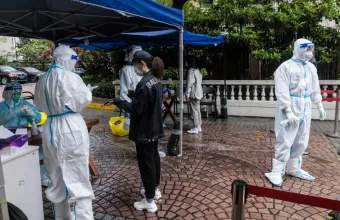 Τους 10 έφθασαν οι νεκροί λόγω κορωνοϊού στη Σανγκάη παρά το lockdown