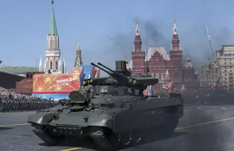 Πόλεμος στην Ουκρανία: Τανκς «εξολοθρευτές» και όπλα με λέιζερ ρίχνει στην μάχη ο Πούτιν-Δείτε βίντεο