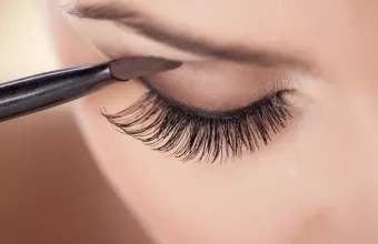 Αναβάθμισε ένα eye look με σκιά στην εσωτερική γωνία των ματιών σου