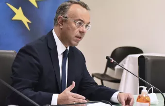 Χρειάζεται να είμαστε κοντά στην κοινωνία, αυτό όμως θέλει προσοχή και ρεαλισμό, τόνισε ο υπουργός Οικονομικών.