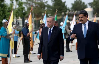 Ο Ταγίπ Ερντογάν με τον πρόεδρο της Βενεζουέλας Νίκολας Μαδούρο.