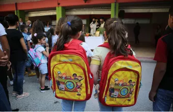 Παιδιά στην αυλή νηπιαγωγείου- Με διευρυμένο ωράριο θα λειτουργούν από τον Σεπτέμβριο (φωτό αρχείου)