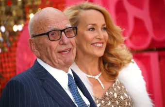 NYT: Ο Ρούπερτ Μέρντοχ χωρίζει από την Τζέρι Χολ