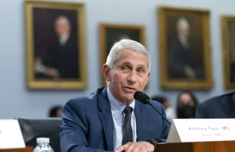 Κορωνοϊός: Ο Φάουτσι προτρέπει τους πολίτες να εμβολιστούν ξανά