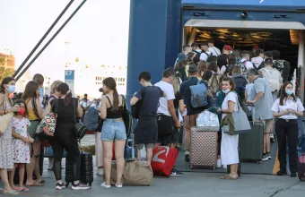 Πέντε επισημάνσεις για την πανδημία για (σχεδόν) κανονικό καλοκαίρι