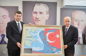 Ο Μπαχτσελί με τους Γκρίζους Λύκους