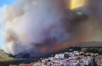 Φωτιά στη Βρίσα