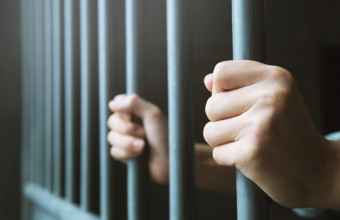 Ουαλία: Σωφρονιστική υπάλληλος κατηγορείται πως έκανε σχέση με κρατούμενο