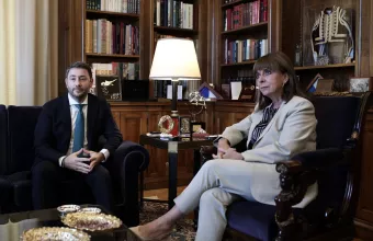 Σακελλαροπούλου σε Ανδρουλάκη