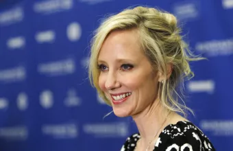 «Μαλλιά κουβάρια» με τη διαθήκη της Αν Χες 