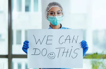 Ο Ευρωπαϊκός Οργανισμός Φαρμάκων καλεί τα κράτη της Ευρώπης να προετοιμαστούν για το φθινοπωρινό κύμα της πανδημίας