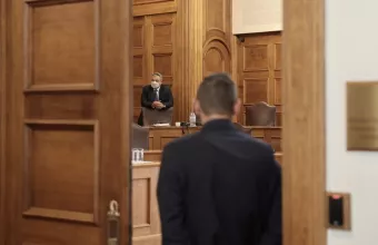 επιτροπή θεσμών