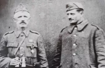 Συνάντηση πατέρα και γιού τον Μαρτιο 1941 στην Κορυτσά