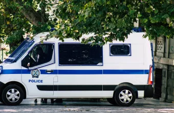 Πάτρα: Μπήκε σε κρεοπωλείο άρπαξε μαχαίρι και άρχισε να τον κυνηγάει